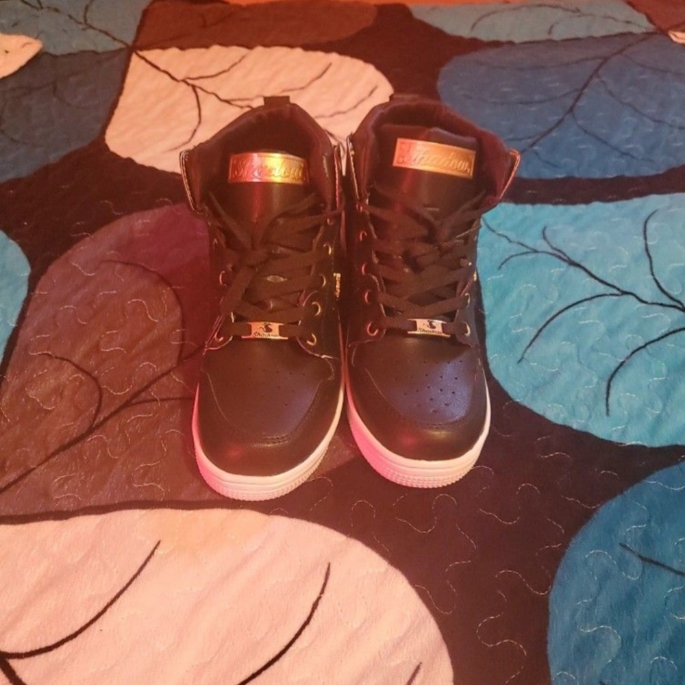 Shadow Black and Gold Size 7 and 8 for left feet